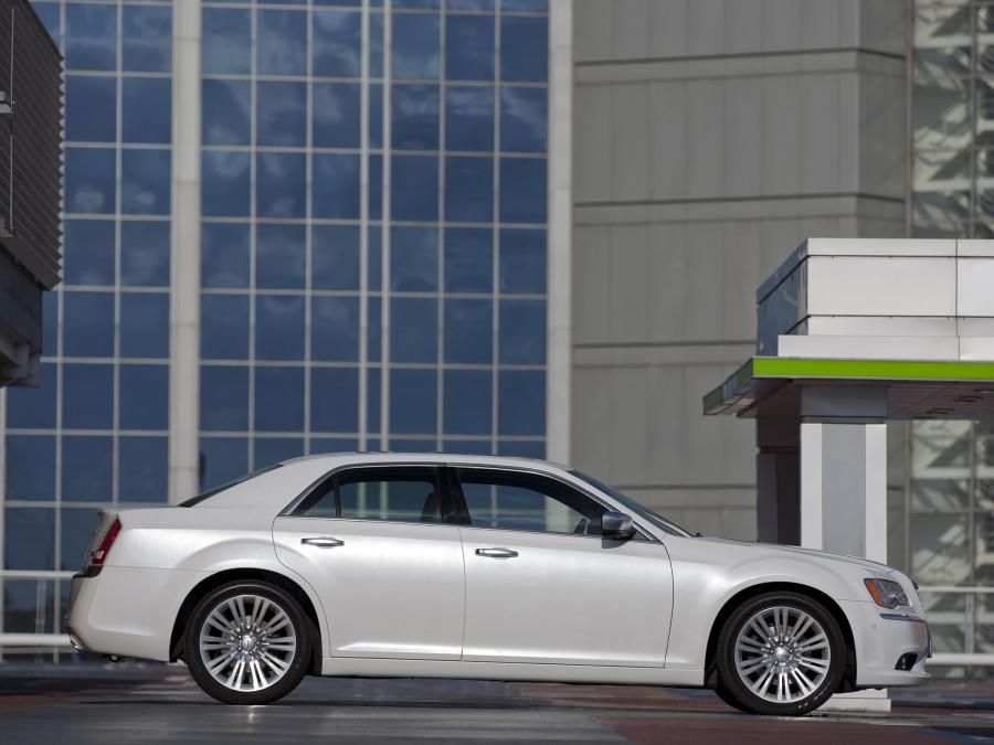  Chrysler 300C 2012 года  (UK) (фото 66 из 91)